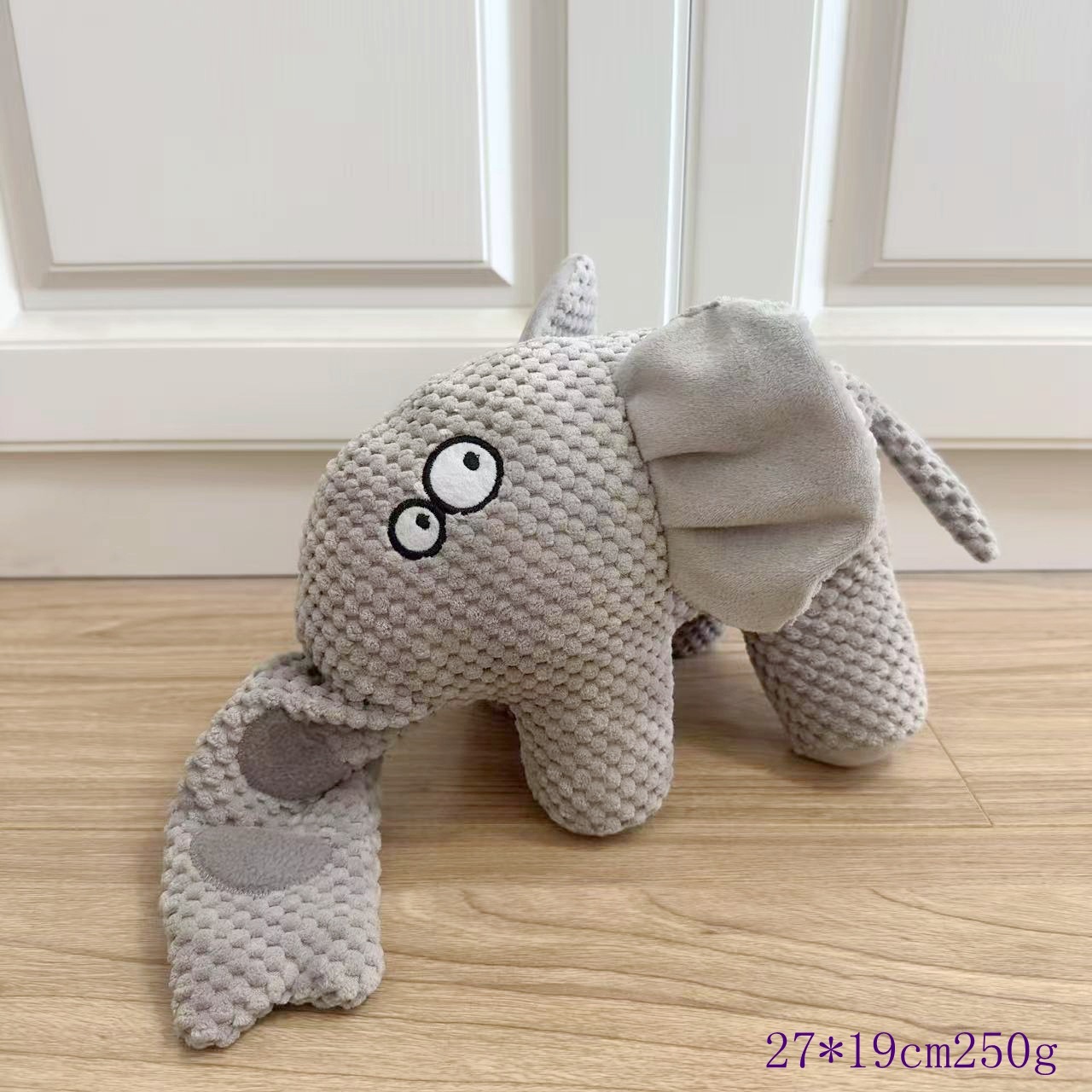 Elefante con il naso lungo