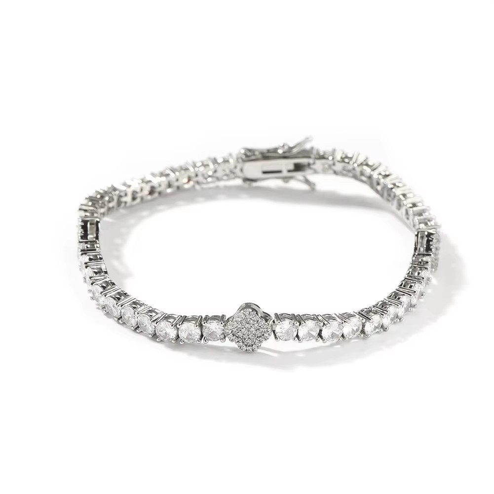 silver icy clover