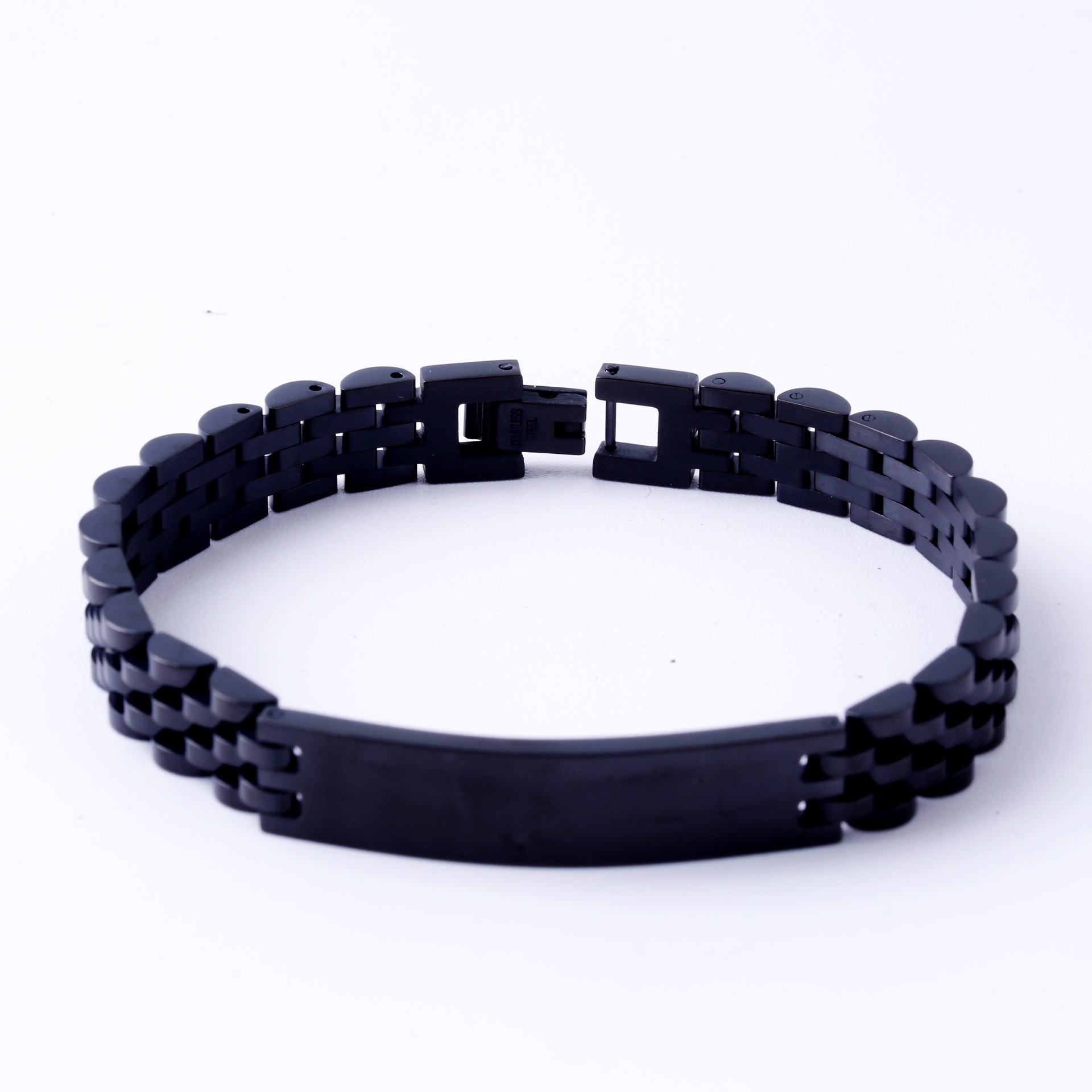 Black-5 buttons-10 mm