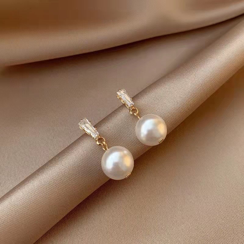 5 boucles d'oreilles en perles de cristal