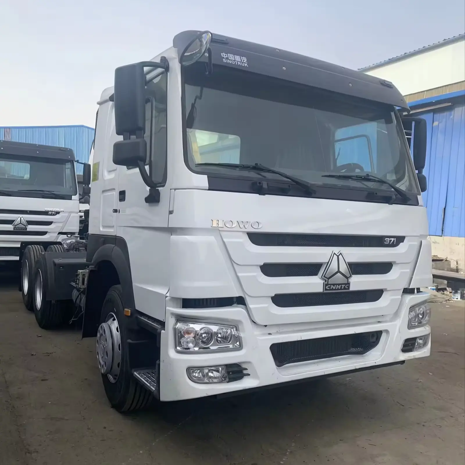 2022 SHACMAN De'Longhi White 6*4 Camión tractor de diez ruedas con alto rendimiento Kilómetro inferior a la venta.