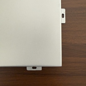 Rivestimento in alluminio bianco personalizzato rivestimento esterno parete pannelli facciata profilo foglio di alluminio per uso scuola ospedale Hotel - Product Image 2