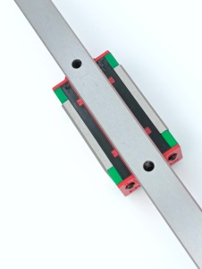 HIWIN HGW25HC Industrial Precision <span class=keywords><strong>Guide</strong></span> Rail Heavy-Duty Flange <span class=keywords><strong>Slider</strong></span> com alta capacidade de carga Novo aço para <span class=keywords><strong>CNC</strong></span> Industries