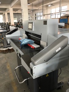 H720RT 720mm kızılötesi için yüksek hassasiyetli otomatik programlama hidrolik kağıt kesici kağıt kesme makinesi 520mm 670mm - Product Image 6