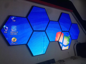Decorazione di alta qualità esagonale LED luce notturna P1.875 colore pieno 533mm esagonale LED schermo di visualizzazione con telecomando - Product Image 4