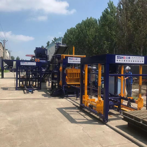 เครื่องทำบล็อกซีเมนต์คอนกรีตกลวงสำหรับ8000ชิ้นต่อวันเครื่องทำอิฐปูผิวทางอัตโนมัติ - Product Image 3