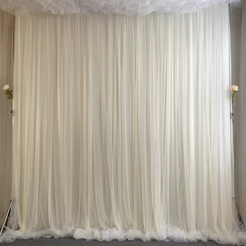 beige + tulle blanc