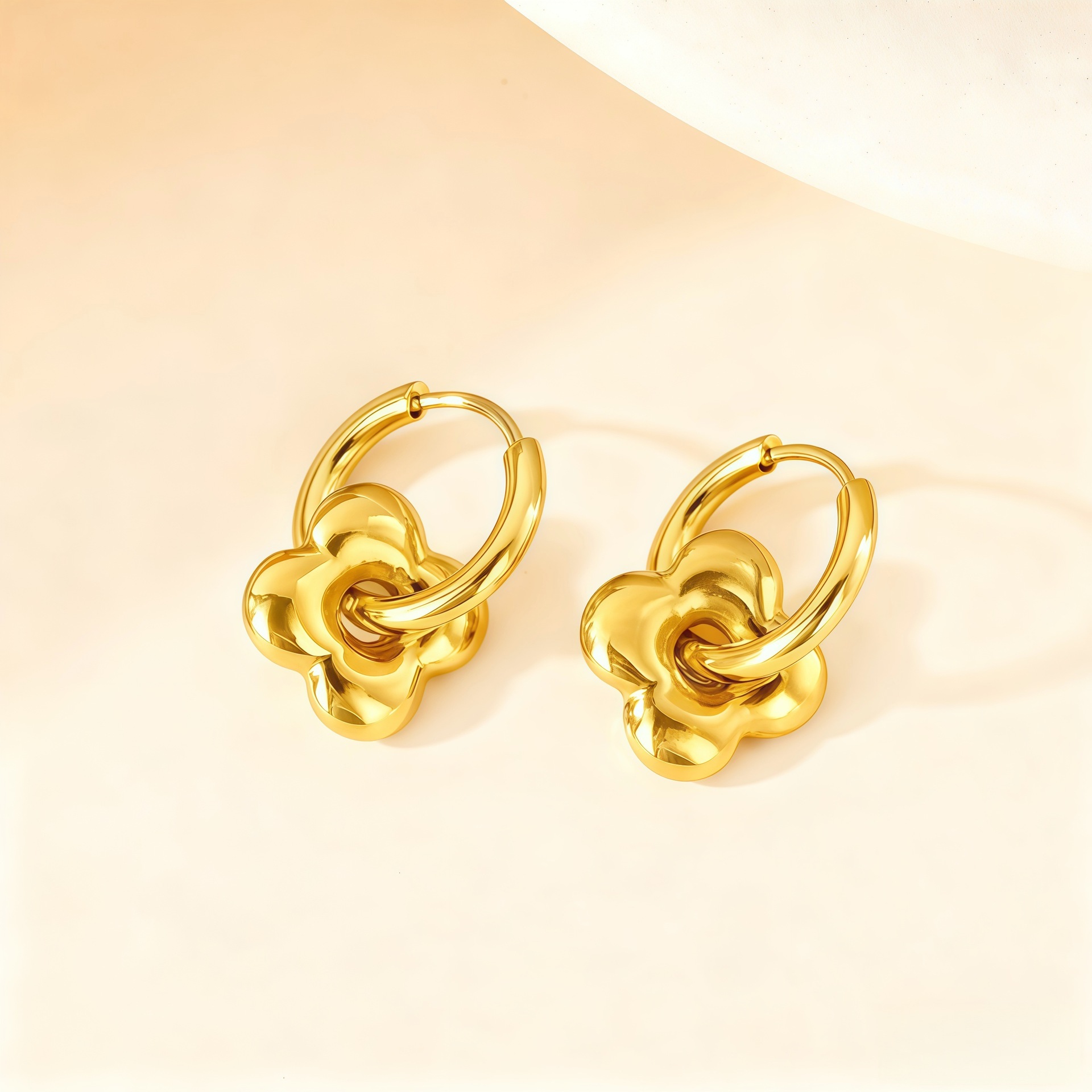 Boucles d'oreilles 2*10 Trèfle à quatre feuilles 13*13mm Couleur Or