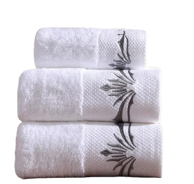 Asciugamani per hotel di lusso a 5 stelle bianco logo personalizzato biancheria da bagno 100% cotone di bambù viso bagno a mano set di asciugamani per hotel