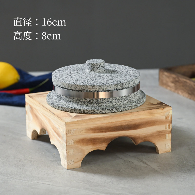 Natural stone fortress, 16 cm in diameter, with lid and planks.
