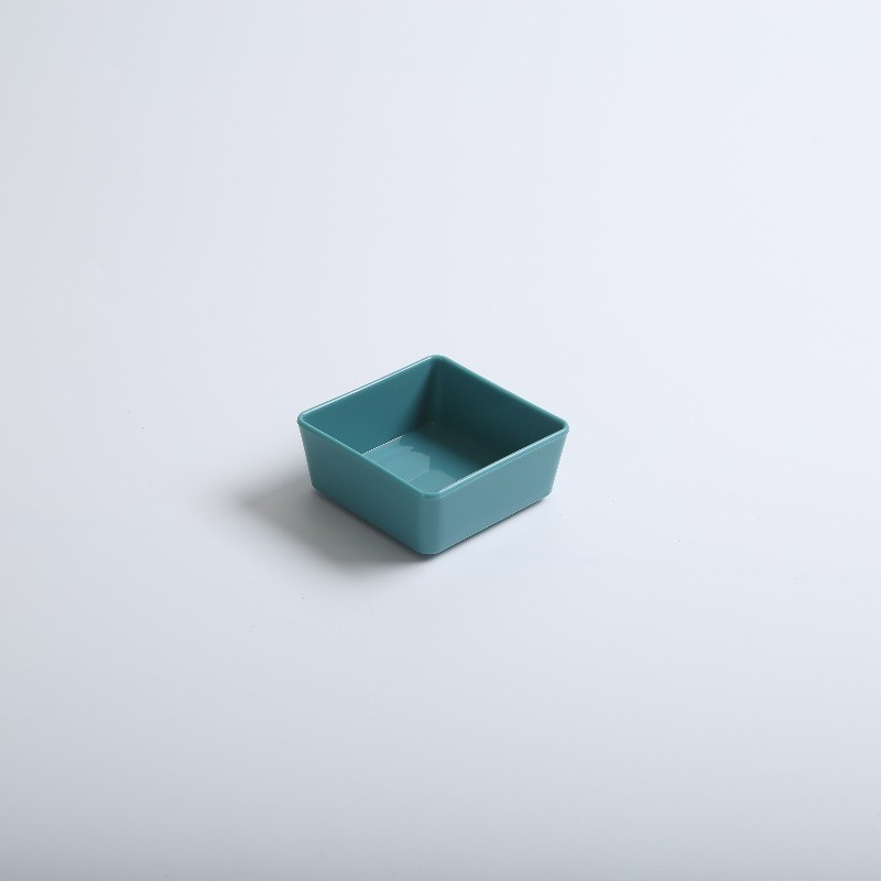 Single-compartment dish (blue) made of food-grade PP material