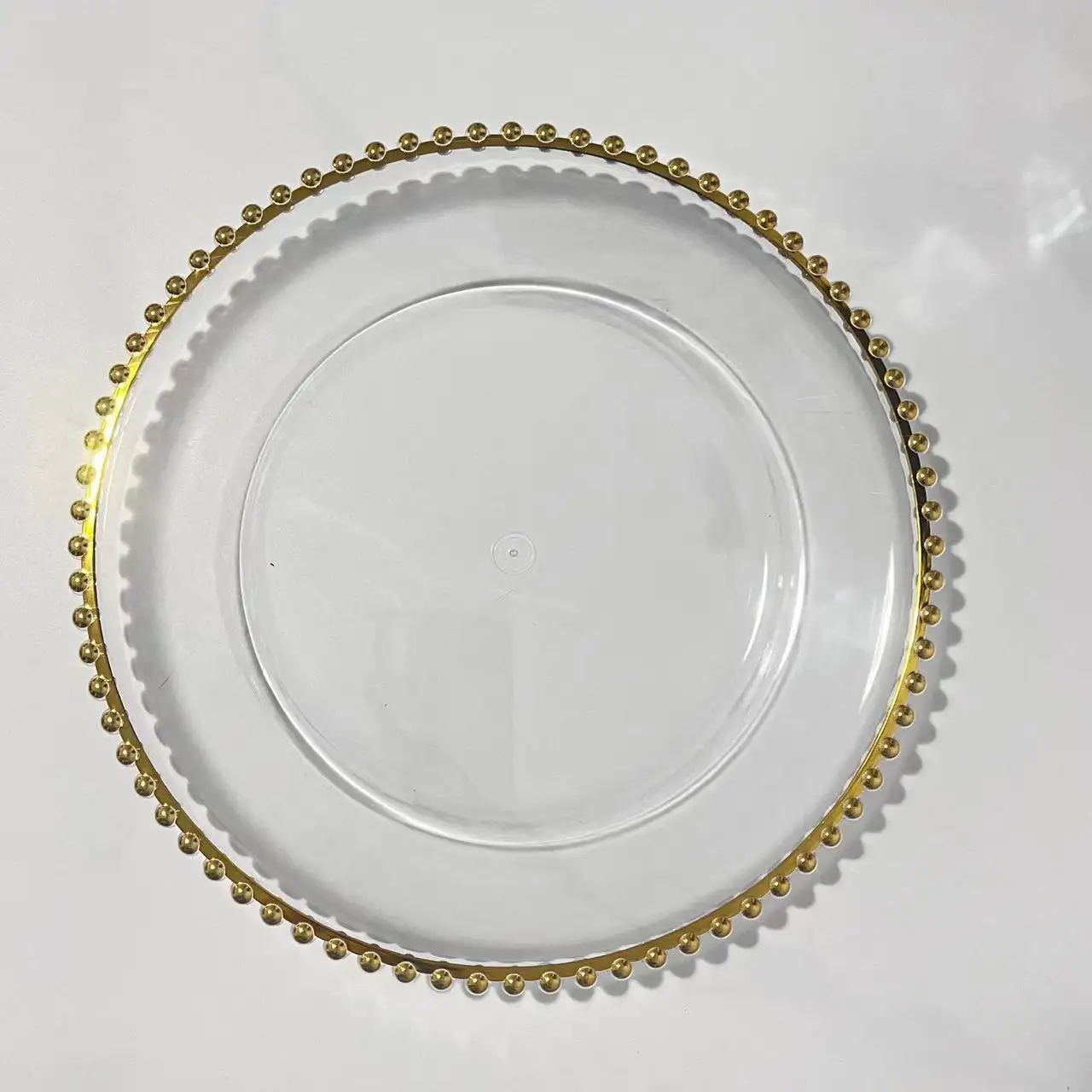 แผ่นที่ชาร์จแก้วอะคริลิคประดับโต๊ะสีเงินสีทองใสขนาด13นิ้วแผ่นพลาสติกตกแต่งสำหรับงานเลี้ยงงานแต่งงาน