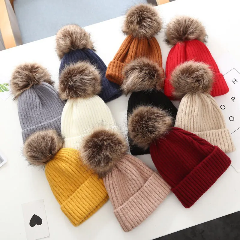 Moda Faux Fox Fur Winter warm Hat Mapache Fur Pompom Beanies Hat para niños Colores lisos en stock