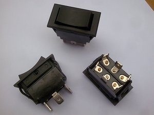 (ON)-OFF-(ON) 6ピン3ポジションロッカースイッチ30A 12vカー3wayスイッチDpdt PC端子付き - Product Image 6