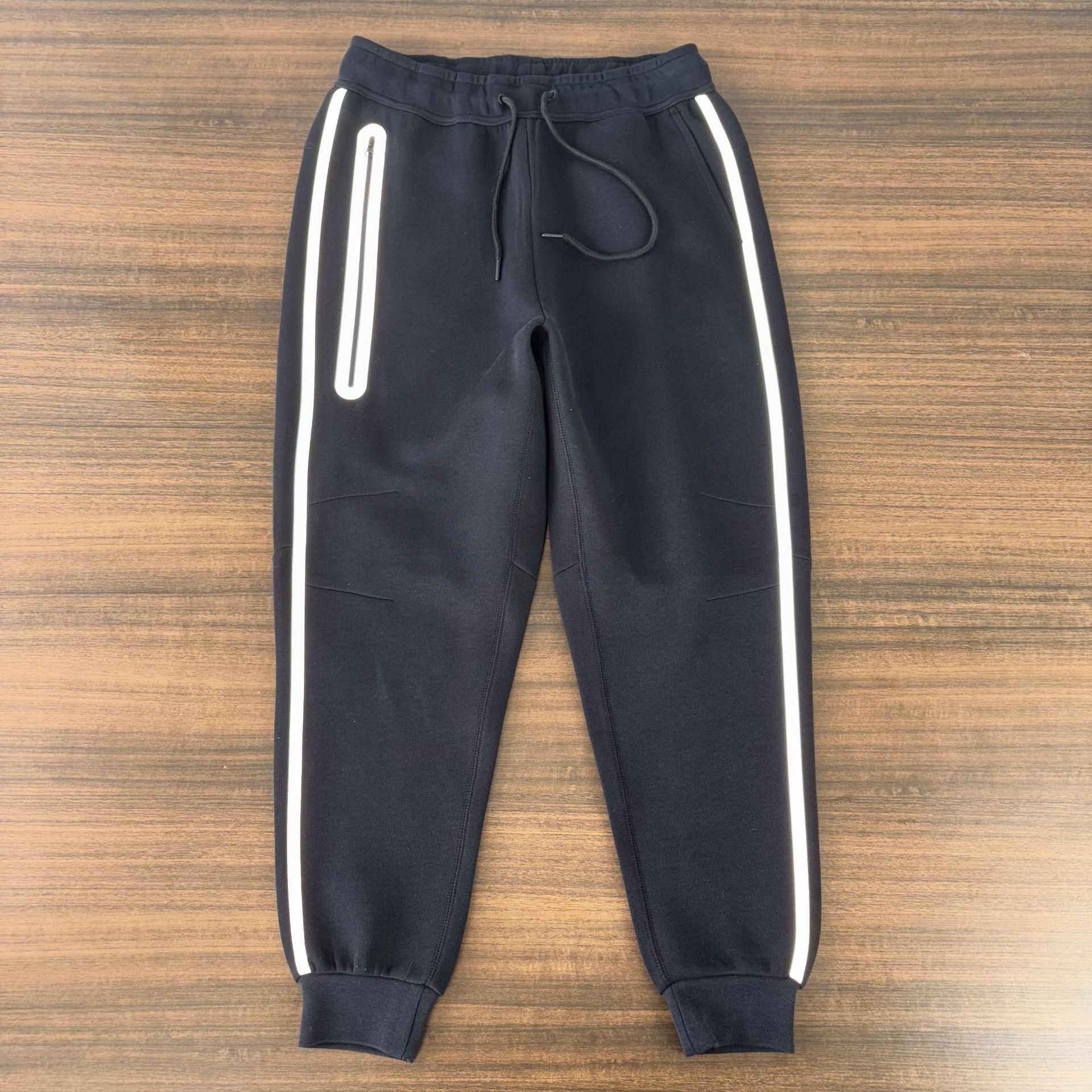 Black-Pants