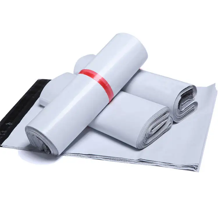 100PCS Bolsas de mensajería de correo recicladas de polietileno blanco para embalaje Bolsa de correo de envío urgente