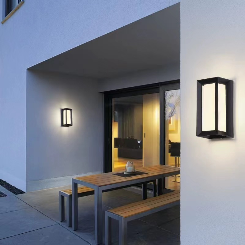 Modern Outdoor Indoor Wall Light Aluminum LED Square Wall Lamp Waterproof Garden Light 18W