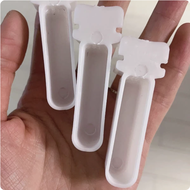 Boîte alimentaire à pouce blanc
