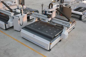 质量保证便宜的1325/2130木工雕刻机雕刻木门家具济南M-shine
