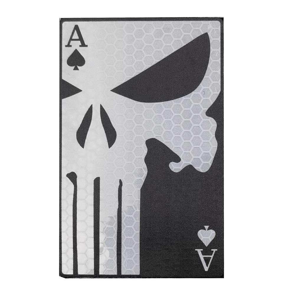 D00020-1D-Punisher da poker a mezza faccia (fondo nero bianco)