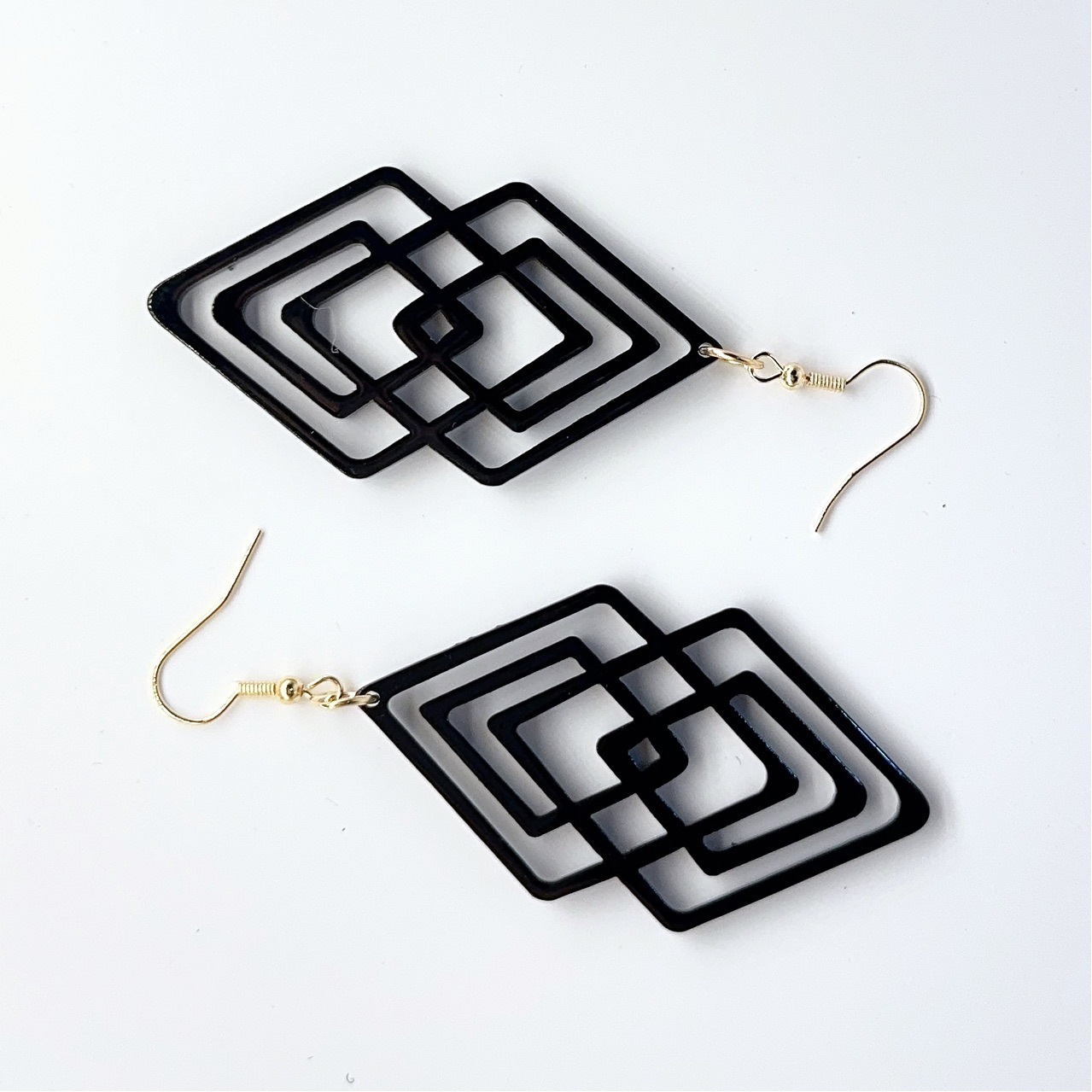 EA0120 black