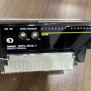 DRT2-OD16-1 NPN транзисторный выход PLC дистанционный Модуль промышленного управления Коммуникационный разъем часть для программирования PLC