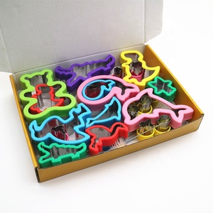 China Factory Pastry Baking Tools <strong>Set</strong> Sandwich Cutter <strong>Set</strong> for Kids Animal Sandwich Cookie Cutter Stamp - Product Image 5