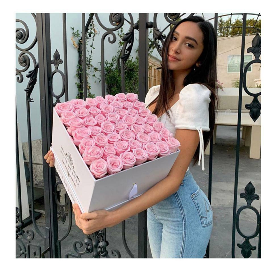 Roses 49pc dans la boîte carrée