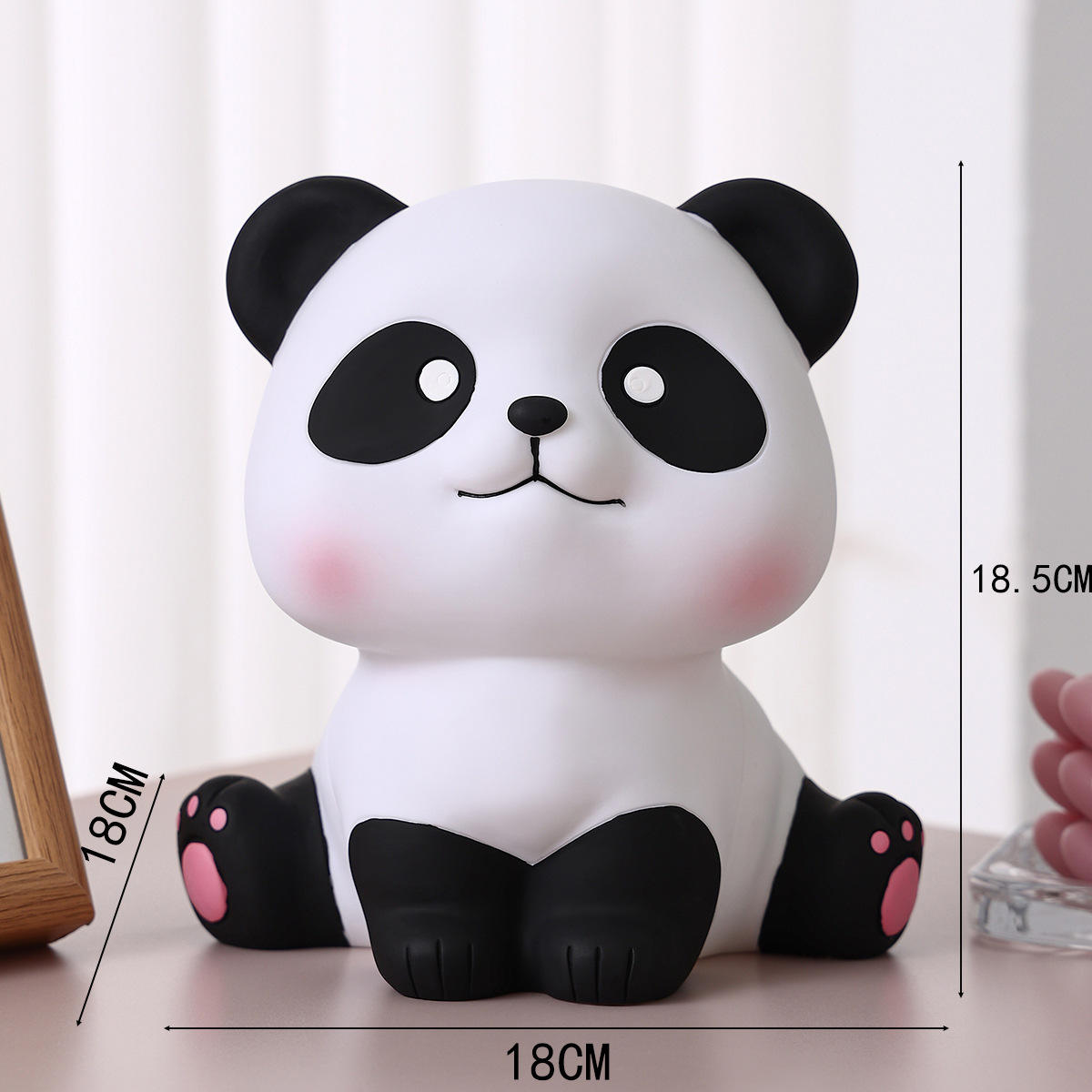 1576 squatting panda
