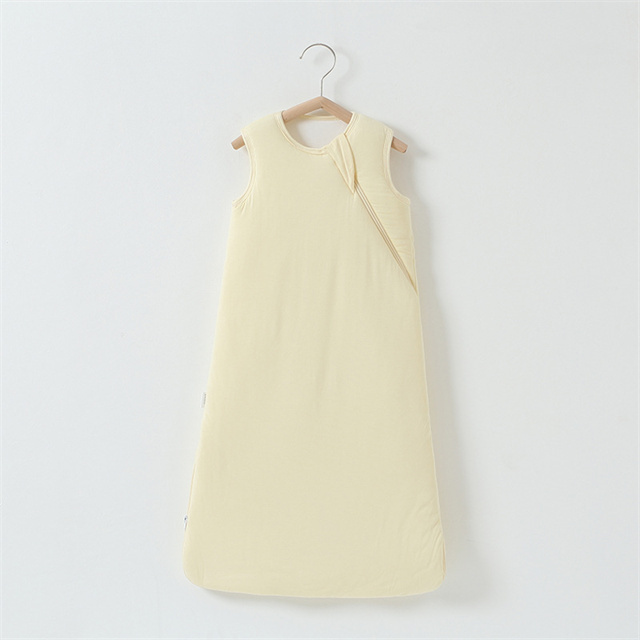 amarillo pálido
