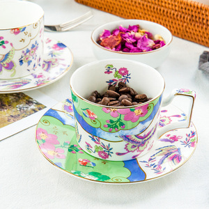 私たちの15ピースのコーヒーセットは、完璧なコーヒーカップを作成するための包括的なツールを提供します