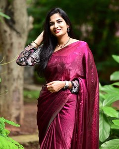 Güzel Premium yumuşak Net Saree koleksiyonu 6 Sequins nakış çalışma Modern Bollywood tarzı parti için - Product Image 1