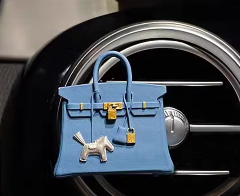 Vintage blue pony bag
