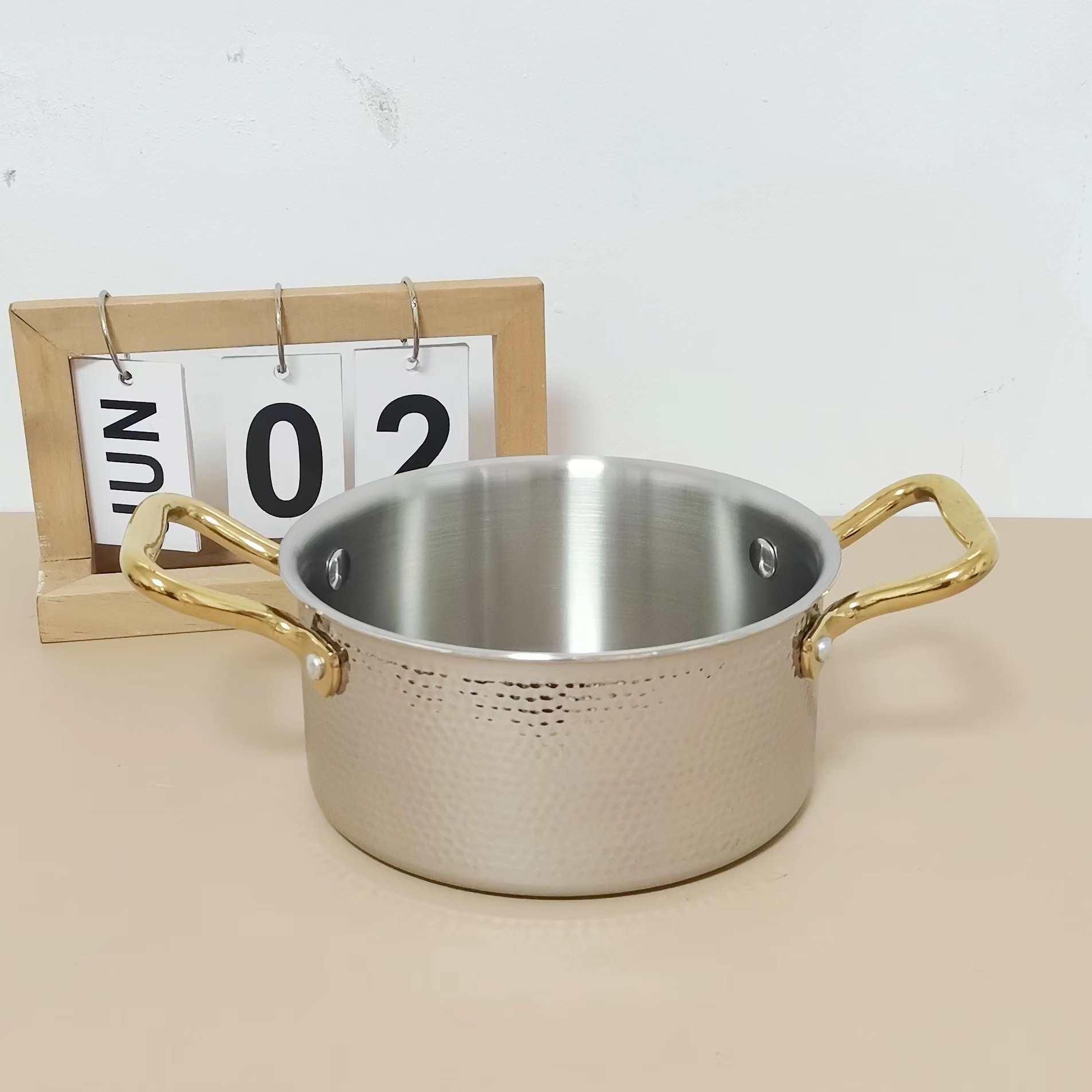 16cm three-layer pot with golden triangular ears without lid