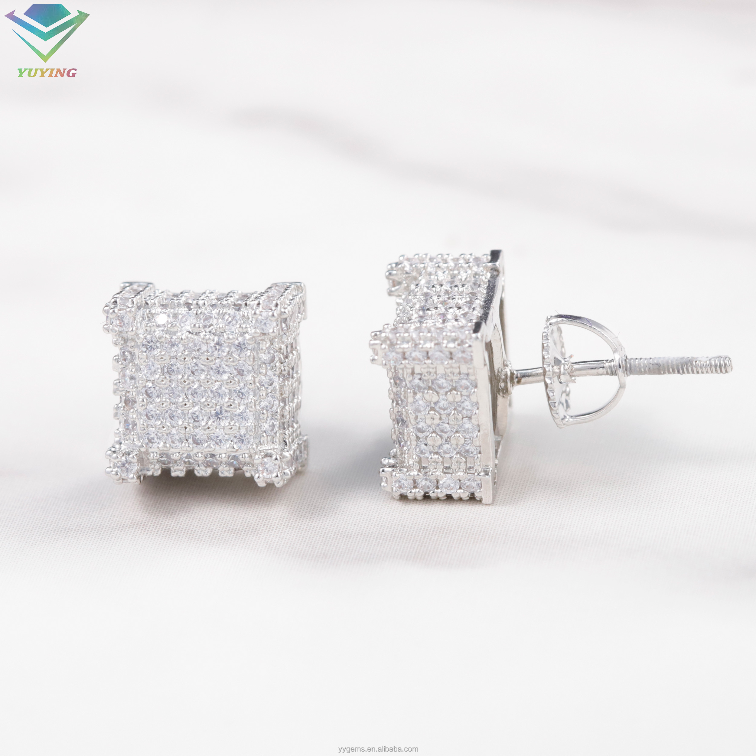 ต่างหูมอยซาไนต์