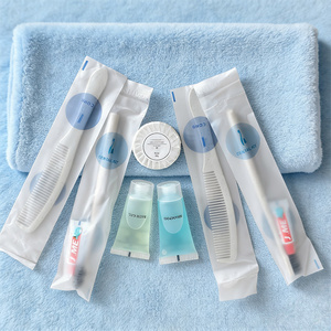 Großhandel Maßgefertigte Airbnb Einweg-Unisex-Hausschuhe Waschset Hotel Luxus Badezimmer Shampoo Toilettenartikel Annehmlichkeiten-Set - Product Image 2