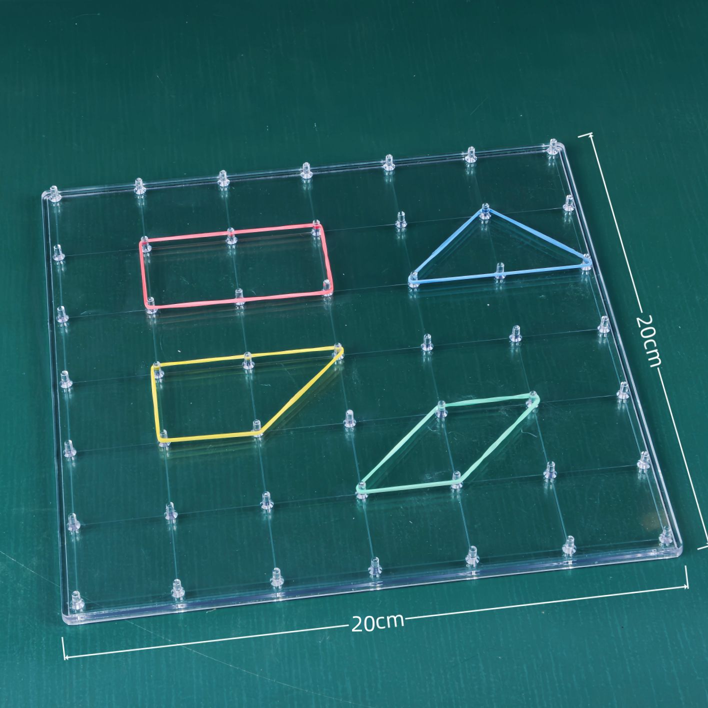 Grand panneau perforé transparent de 20 cm