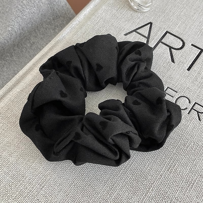 6 Heart Black