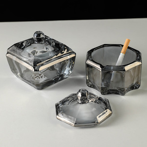 Yaratıcı özel cam küllük ile lüks tasarım Trendy kristal tarzı ev kullanımı için kişiselleştirilmiş şekli ve kül uçmak için kapak - Product Image 4