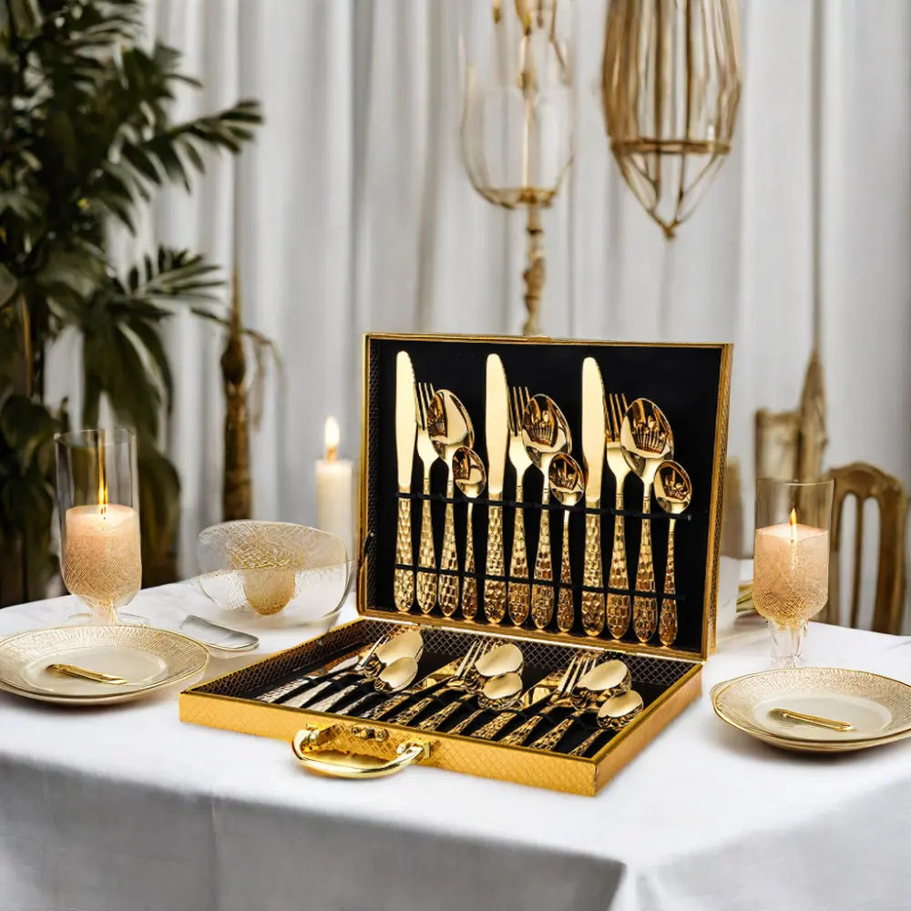 Set di posate da sposa placcate in oro 18/0 in acciaio inossidabile da 24 pezzi con Design a cubo d'acqua durevole più venduto