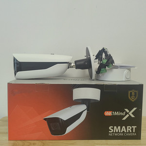 IK10 IP67 Cámara IP inteligente AI anticorrosión 4MP IR Bullet WizMind Cámara de red - Product Image 2