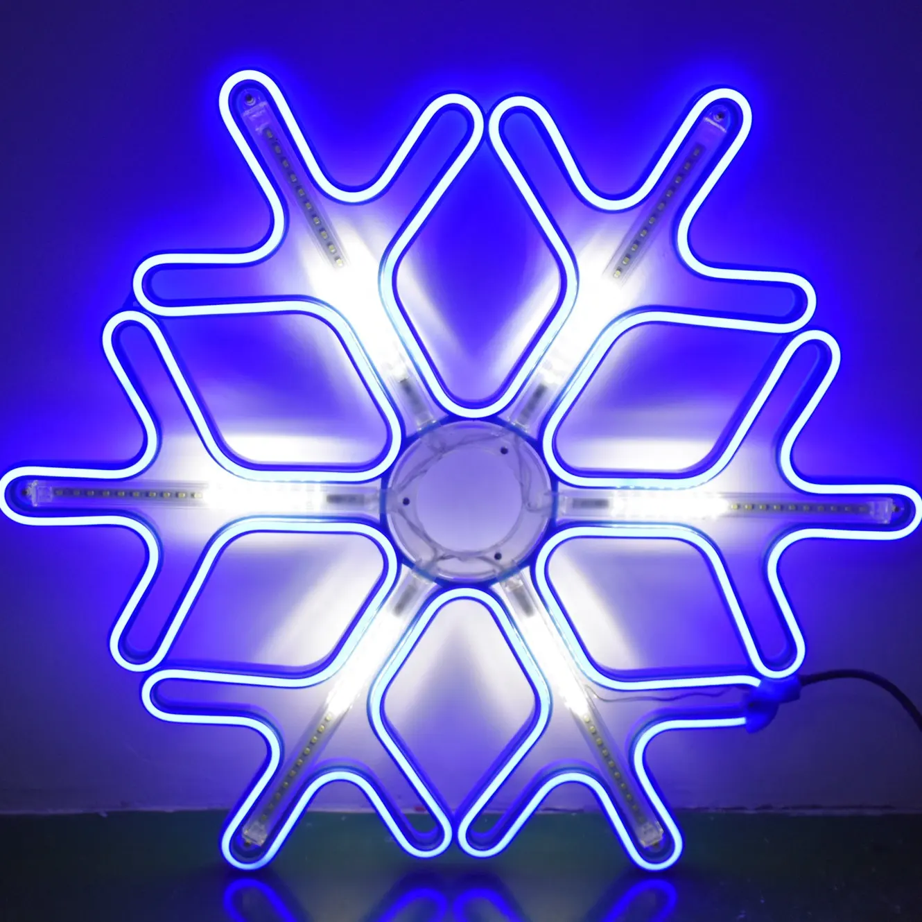 Météore extérieur décoration de noël lumière colorée led néon flocon de neige motif lumière pour les vacances