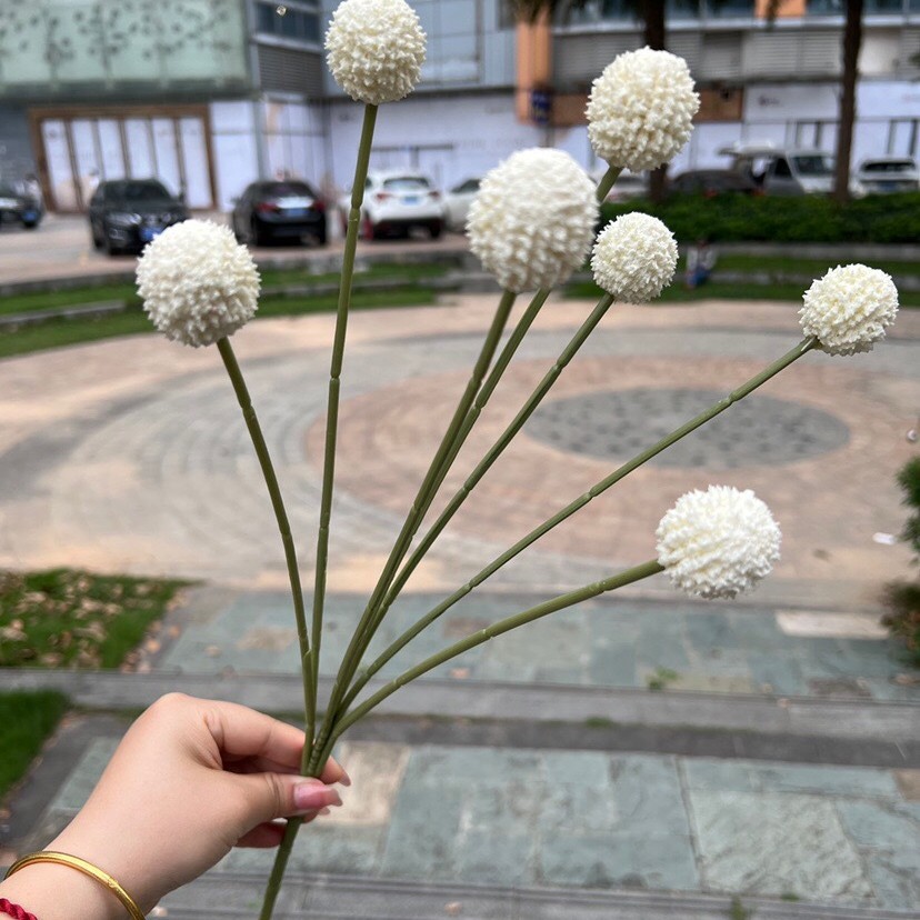 Boule dorée à 7 têtes blanche