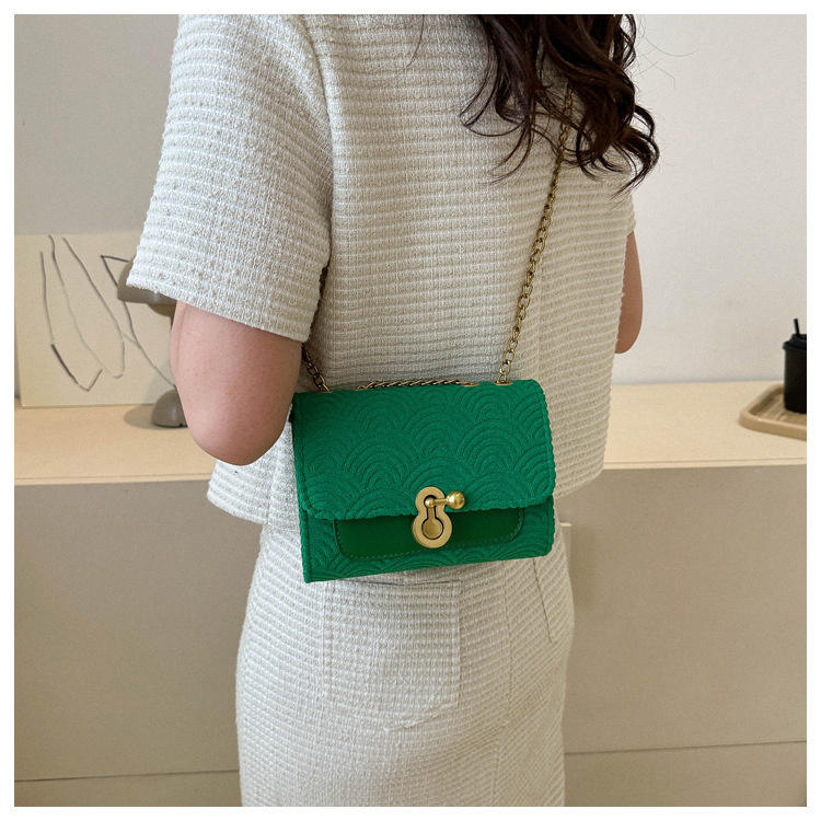 สีเขียว