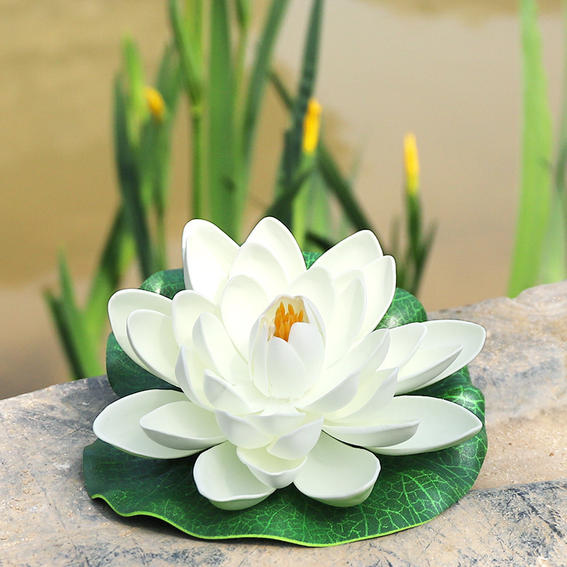 18cm- white Lotus