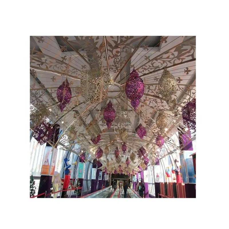Palline di natale in metallo 2018 per esposizione di natale commerciale come decorazione del passaggio del centro commerciale