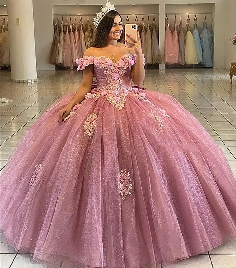 Encantadores vestidos de quinceañera, vestidos de flores 3D de encaje Rosa polvoriento con los hombros descubiertos, 15 y 16 vestidos