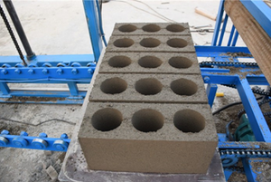 QT4-24 Small <strong>Automatic</strong> Vibration Cement Concrete Hollow <strong>Block</strong> <strong>Maker</strong> Machine With <strong>Low</strong> Price - Product Image 6