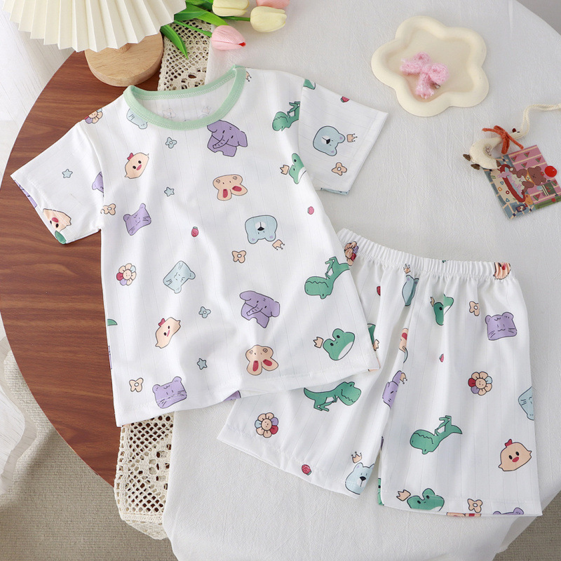 Completo di classe A, top e pantaloni con elefante.
