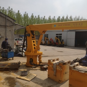 <strong>Cranes</strong> Responsible for <strong>Loading</strong>, <strong>Unloading</strong> and Transporting Cargo Between Ships